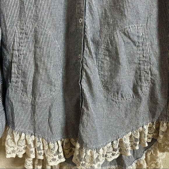 Umgee Women’s Medium Pinstripe Lace High Low Button Down Tunic Top - Picture 6 of 8